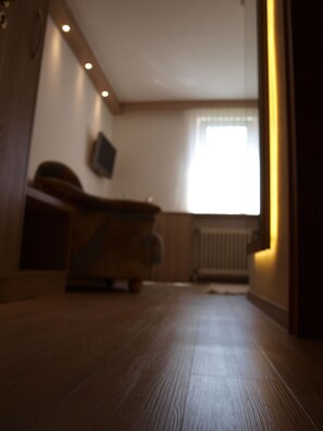 Individually decorated, individually furnished, desk, soundproofing