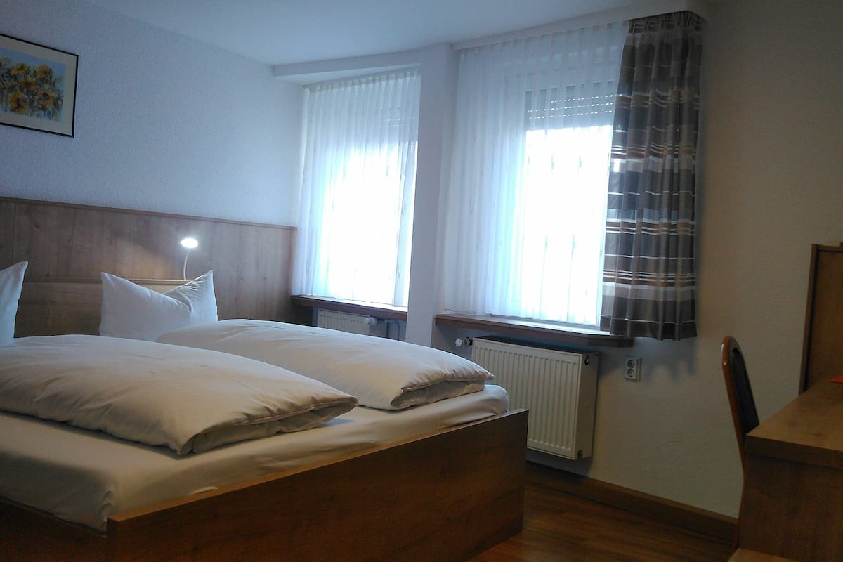 Double Room | Individually decorated, individually furnished, desk, soundproofing