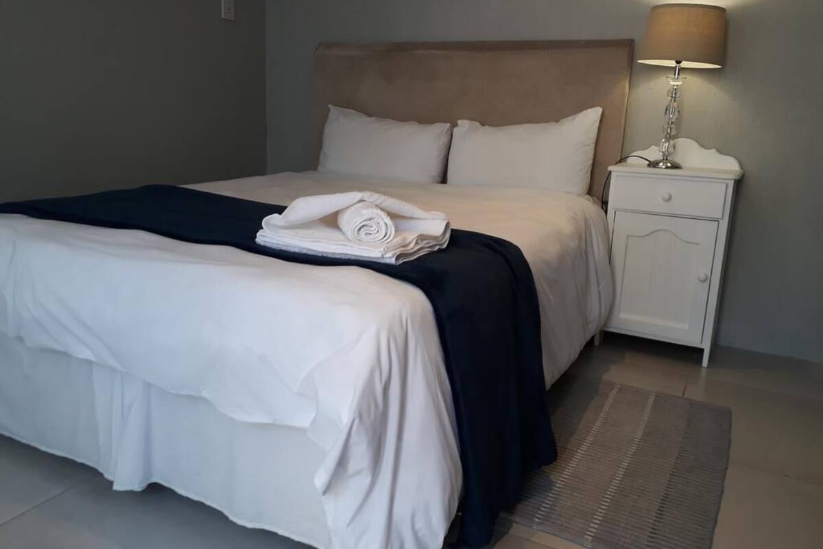 Double Room | Desk, free WiFi, bed sheets, wheelchair access