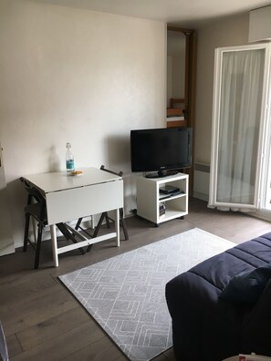 TV