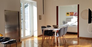 3 bedrooms, iron/ironing board, travel cot, free WiFi