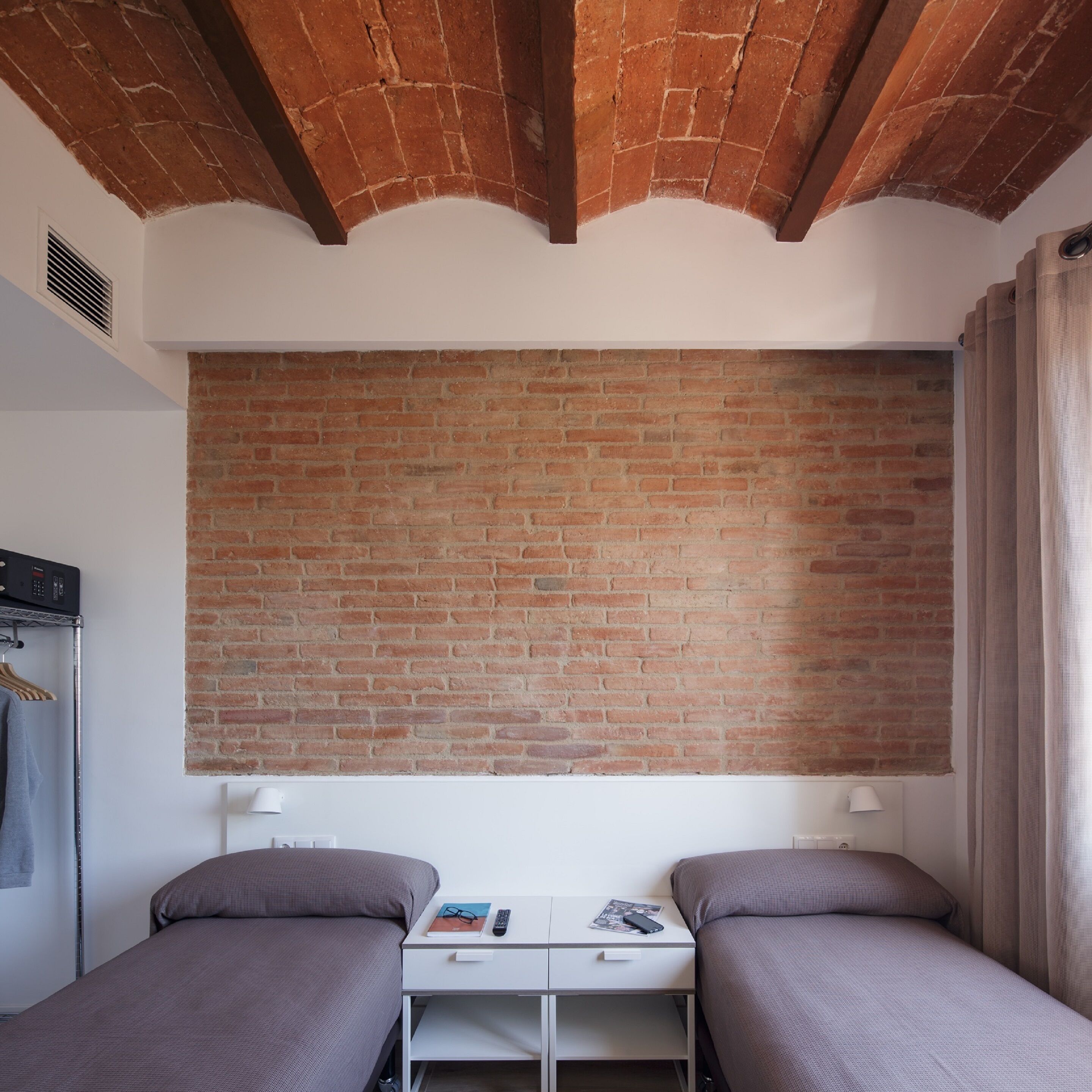 In-room safe, soundproofing, iron/ironing board, free WiFi