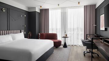 Roupas de cama premium, cofres nos quartos, escrivaninha