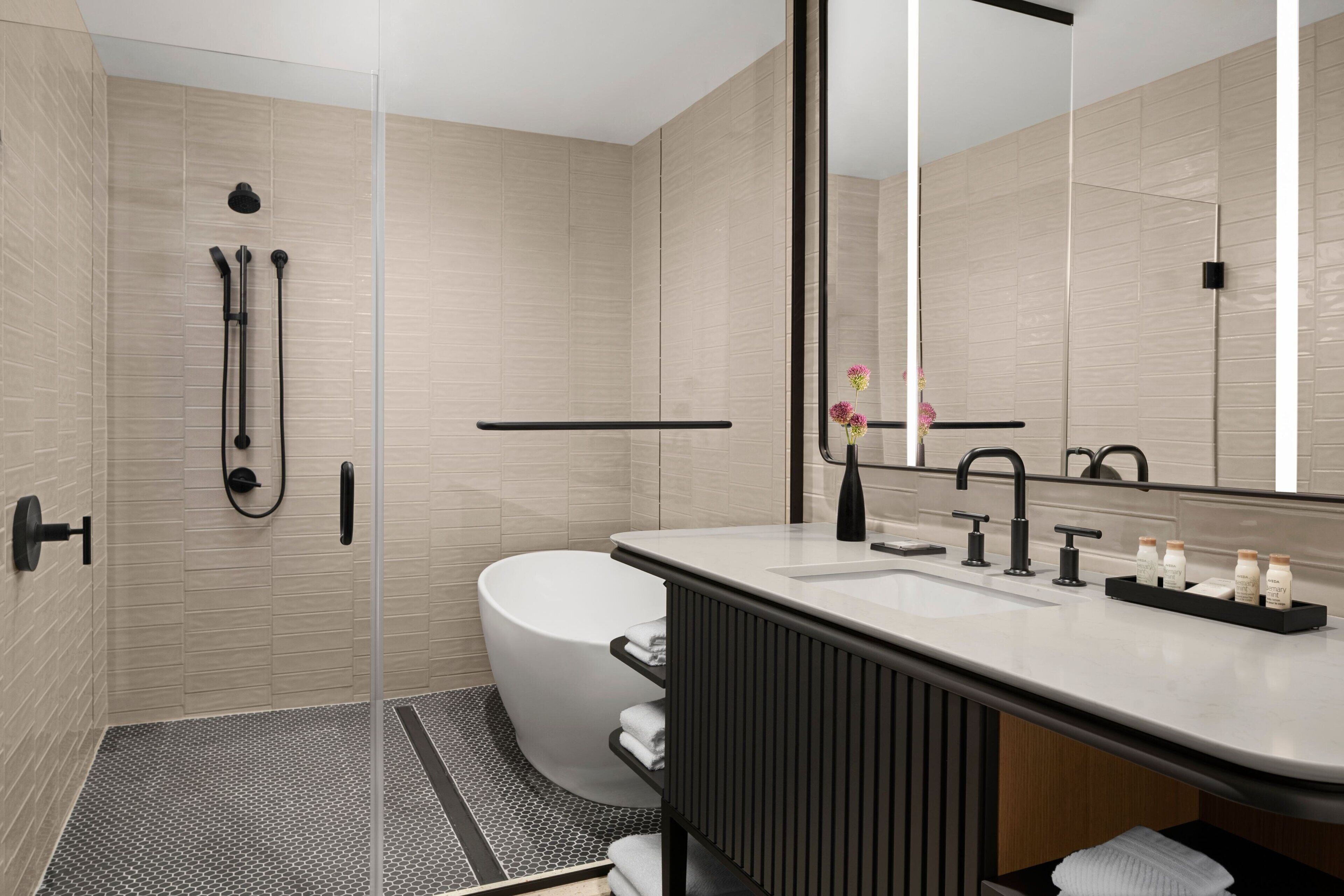 Foto - Renaissance Milwaukee West Hotel