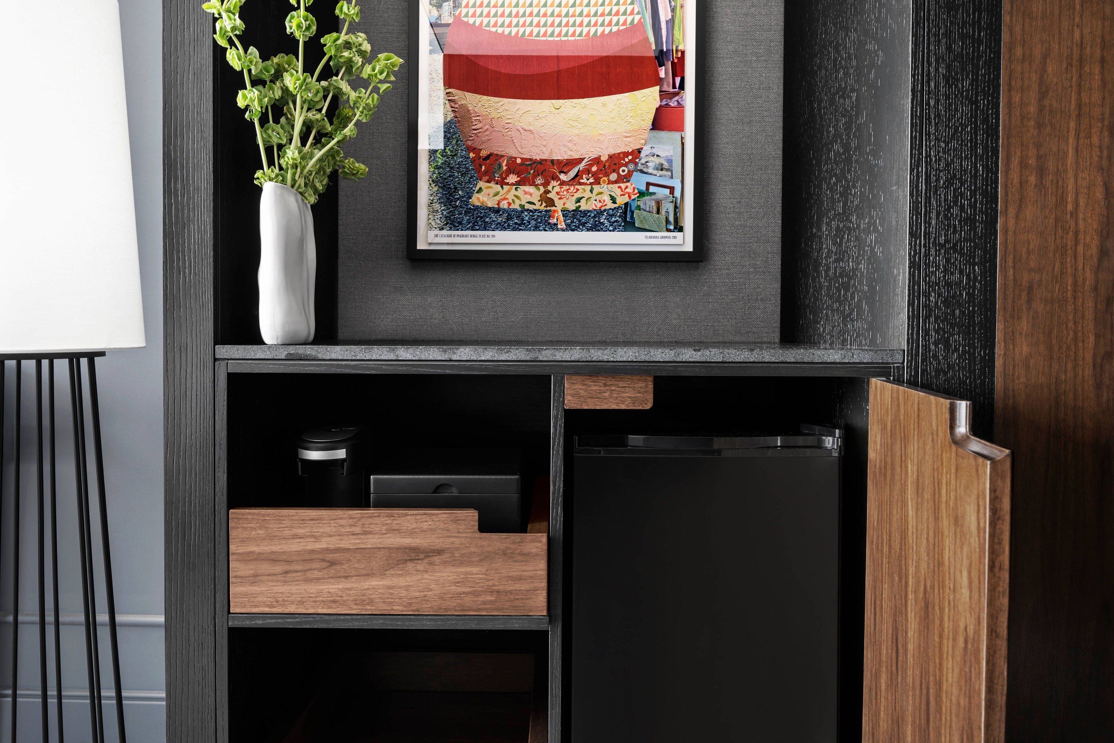 premium bedding, in-room safe, desk, laptop workspace