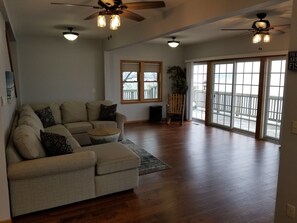 Televisión y reproductor de DVD 