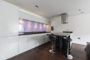 Leilighet, 2 soverom (B) | Spiseområde på rommet