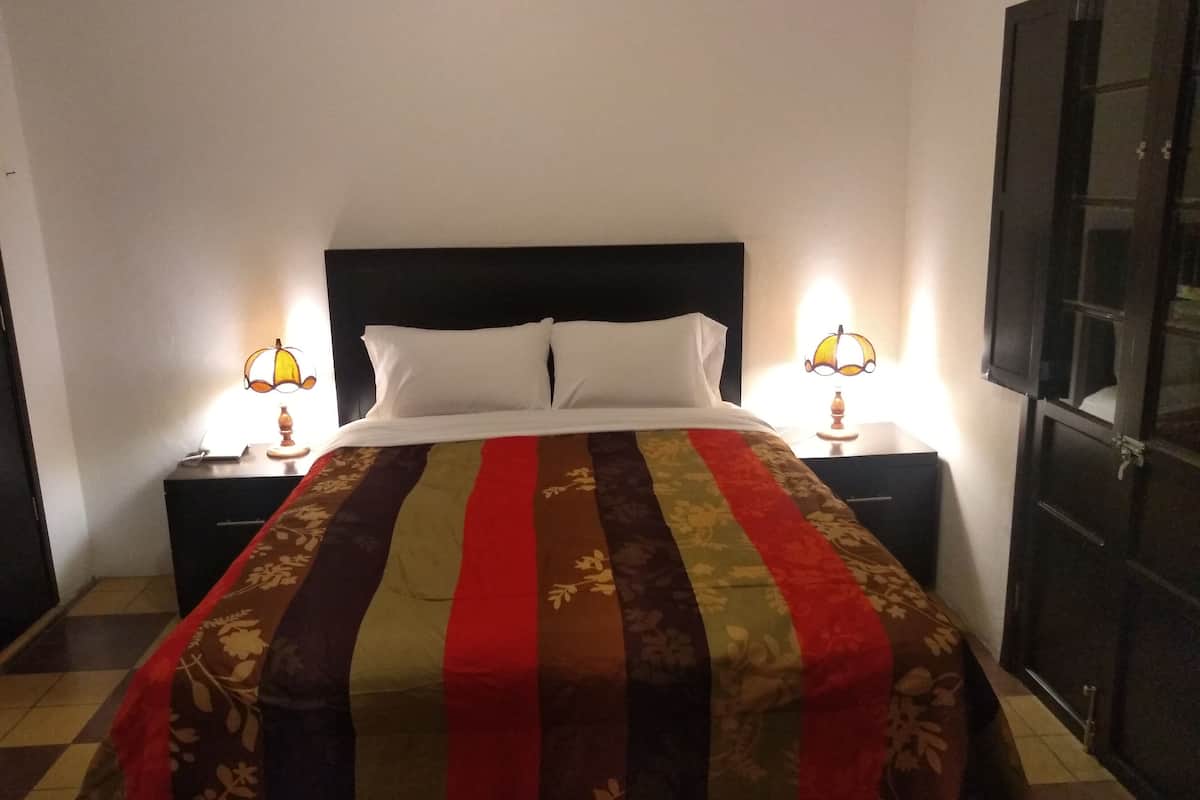 Comfort Room | Iron/ironing board, free WiFi, bed sheets