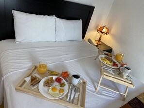 Iron/ironing board, free WiFi, bed sheets