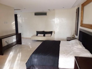 Deluxe Villa | 6 bedrooms, individually decorated, individually furnished
