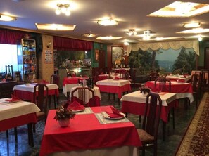 Restaurant - Hotel Internacional (O Porrino)