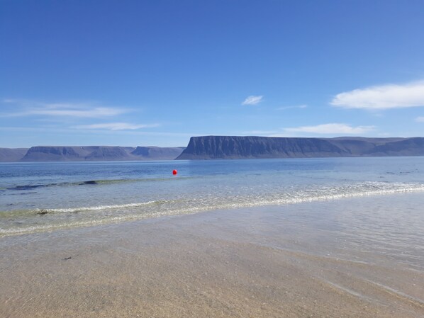 Privatstrand, weißer Sandstrand