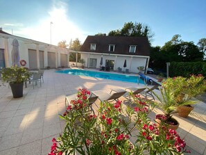 Seasonal outdoor pool - Hotel Pinocchio (Gy)