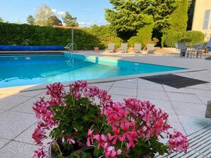 Seasonal outdoor pool - Hotel Pinocchio (Gy)