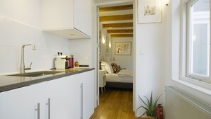 Deluxe Studio, Kitchenette | Private kitchenette - Mercedesbnb Amsterdam (Amsterdam)