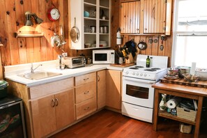 Private kitchen - Tracadie Cottages (Grand Tracadie)