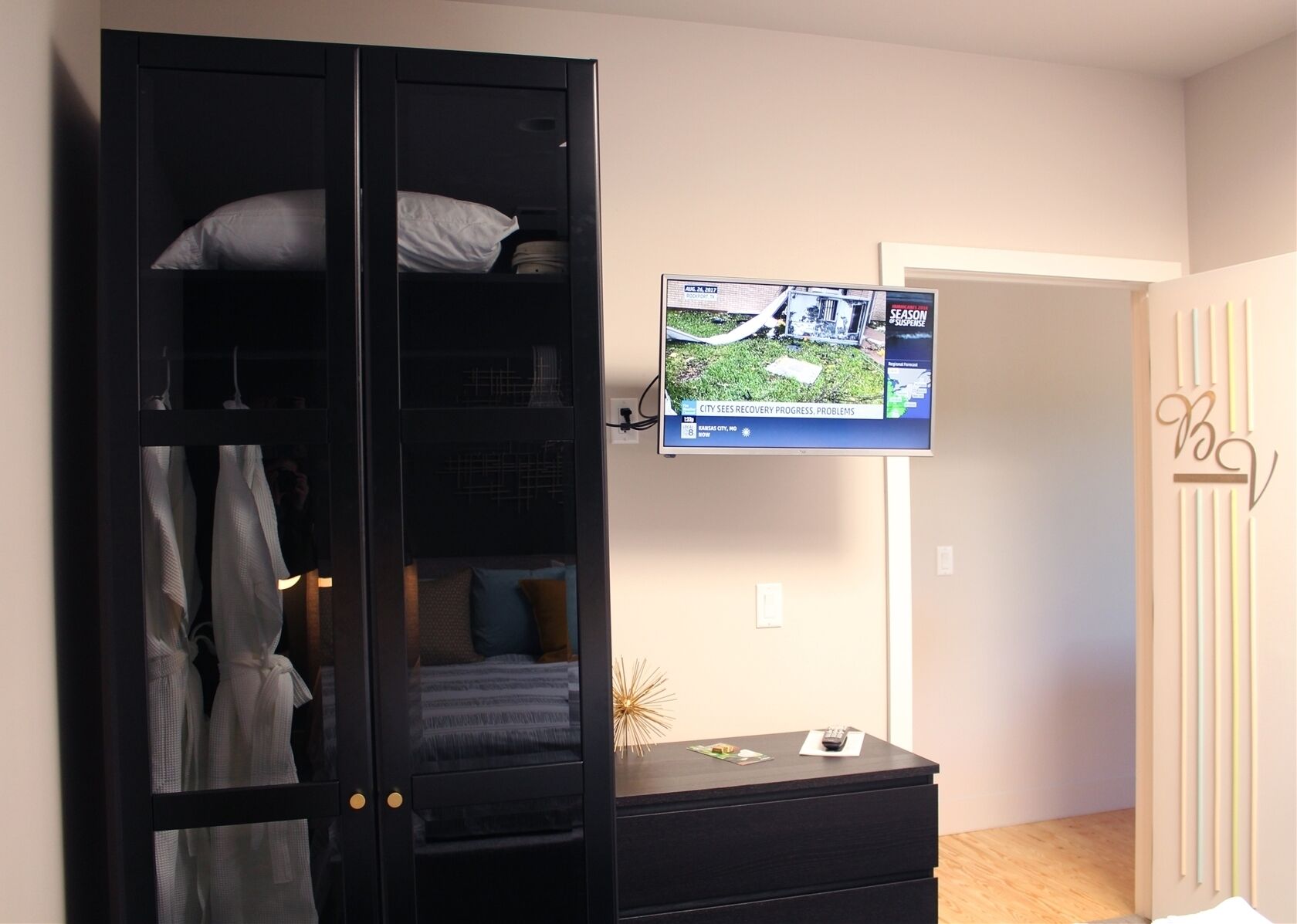 1 室のベッドルーム、アイロン / アイロン台、WiFi (無料)、ベッドシーツ