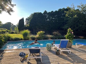 Outdoor pool - Walking distance to East Hampton village  (East Hampton)