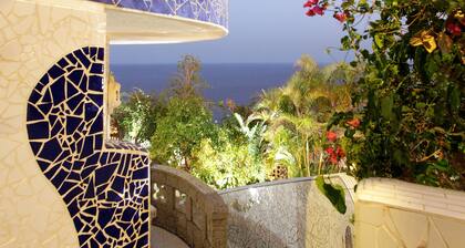 Holiday Villa and Seminar center with sea view and garden in Tenerife.