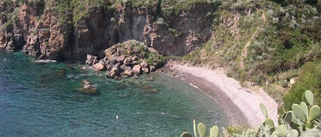 Beach nearby, sun loungers