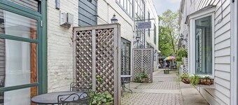 Torino Suite: Located on our main floor, this contemporary room features a king