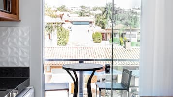 Suite Confort, patio (Kitchenette) | Vista desde la habitación