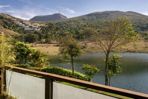 Suite prèmium, banyera d'hidromassatge | Vista de la muntanya