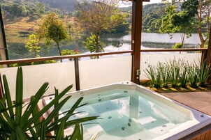 Bañera de hidromasaje privada