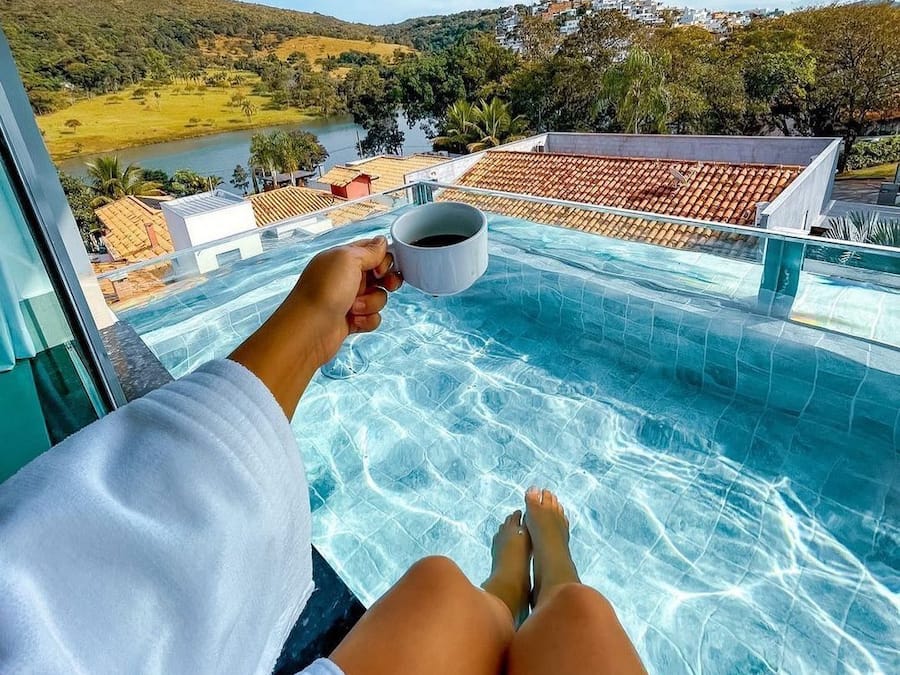 Ropa de cama de alta calidad, minibar y cortinas blackout