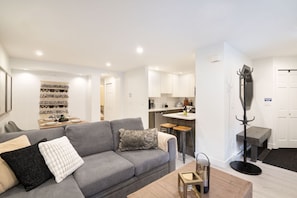 TV, fireplace, Netflix, streaming services