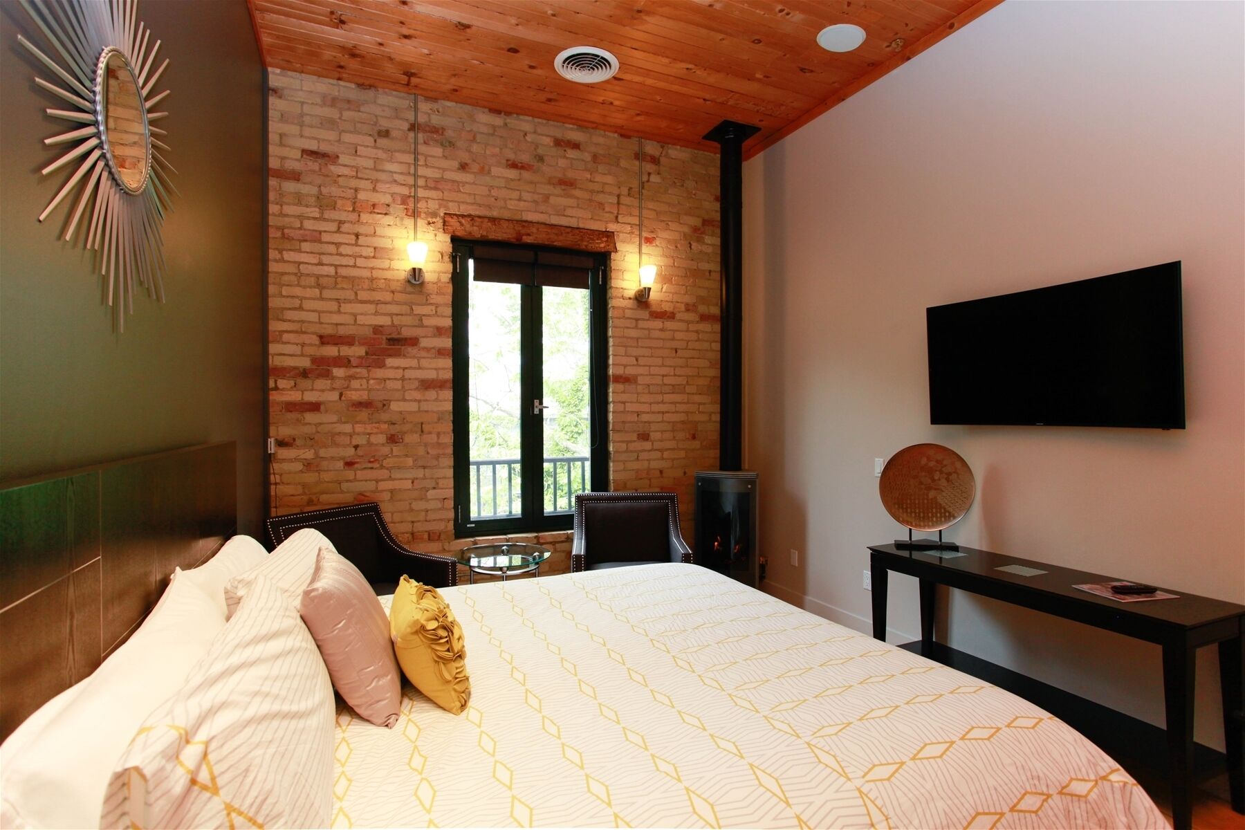 1 habitación, tabla de planchar con plancha y wifi 
