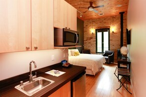 1 bedroom, iron/ironing board, WiFi