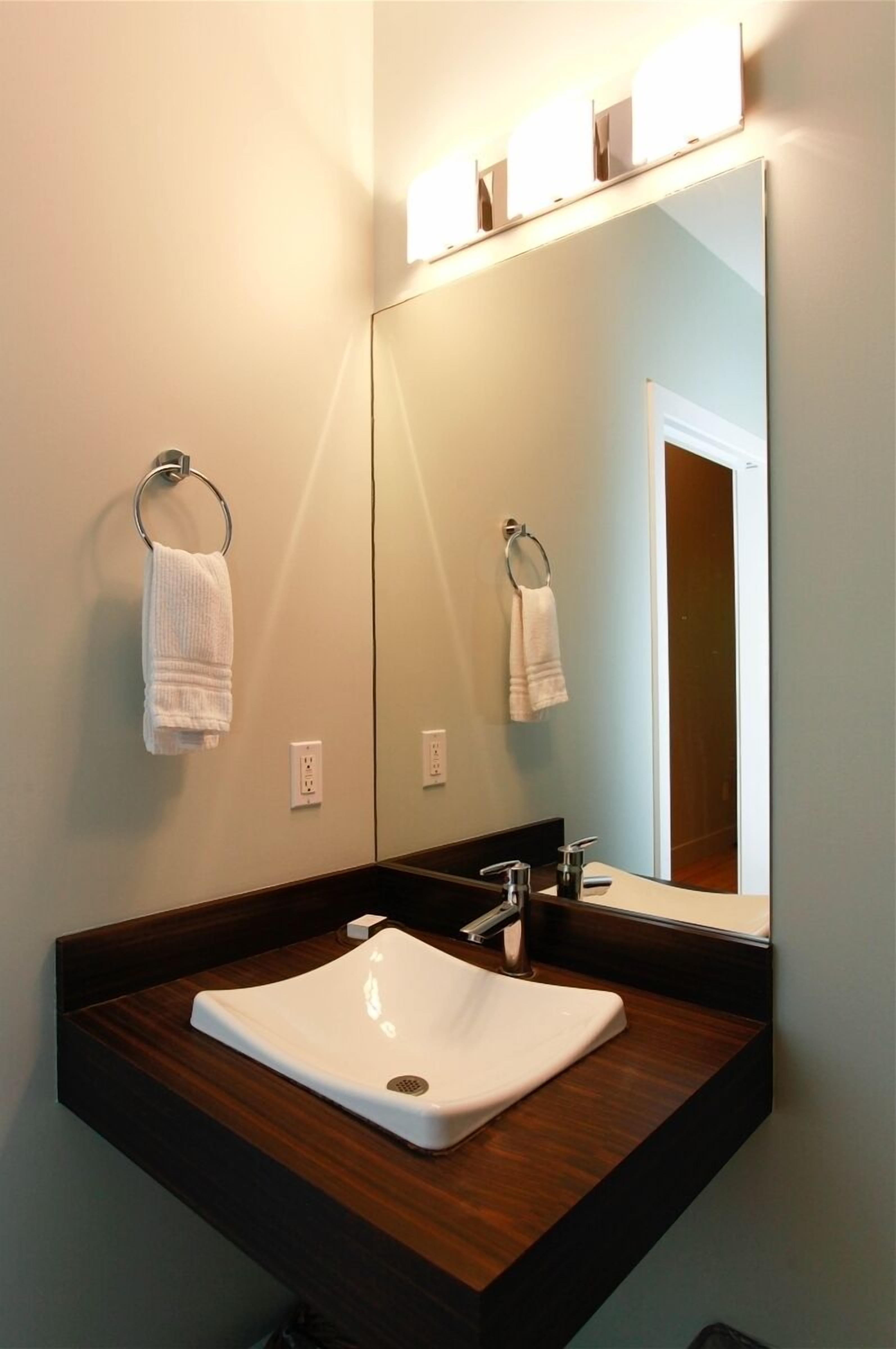 Bathtub, hair dryer, towels