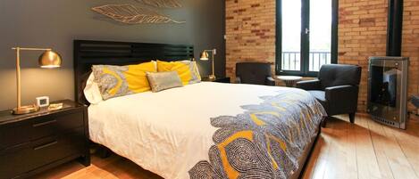 1 habitación, tabla de planchar con plancha, wifi gratis y ropa de cama