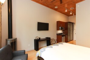 1 habitación, tabla de planchar con plancha y wifi 