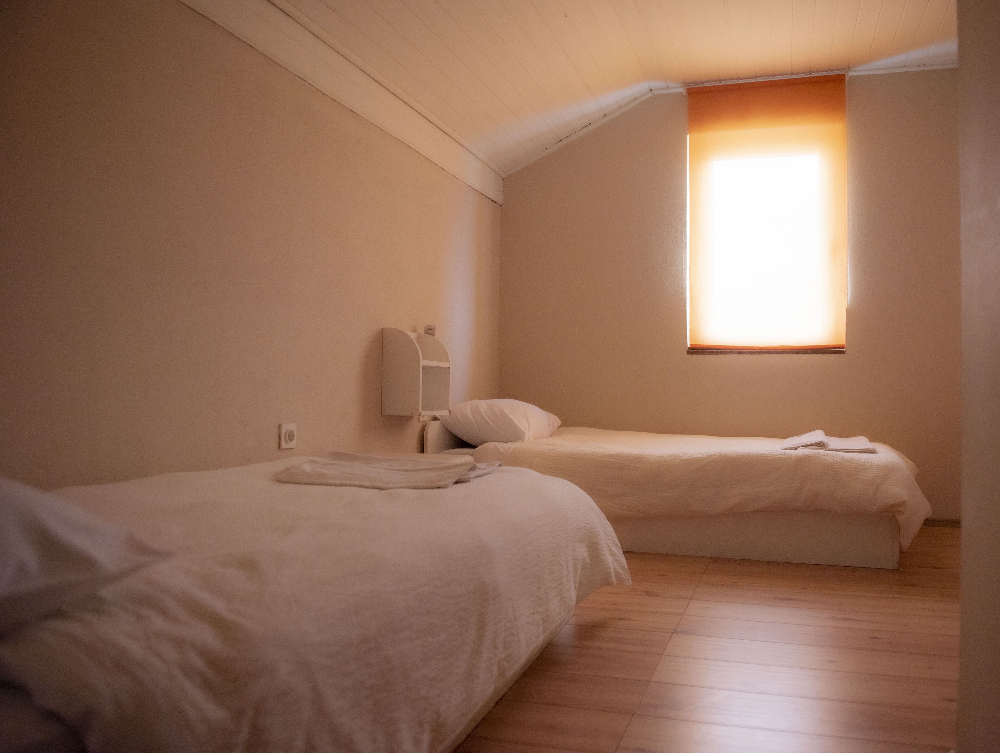 Soundproofing, free WiFi, bed sheets