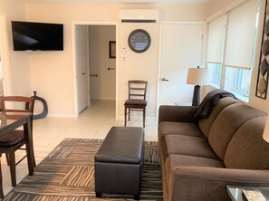 Flat-screen TV, heated floors - Charming 1-bedroom condo with water views in vibrant downtown Saugatuck. (Saugatuck)