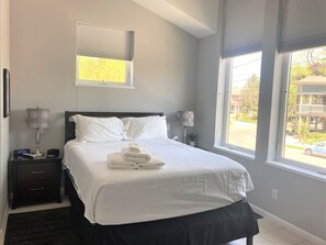 1 quarto, ferros/tábuas de passar roupa