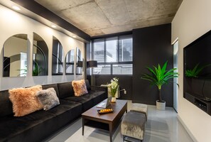 TV, Netflix, streaming services