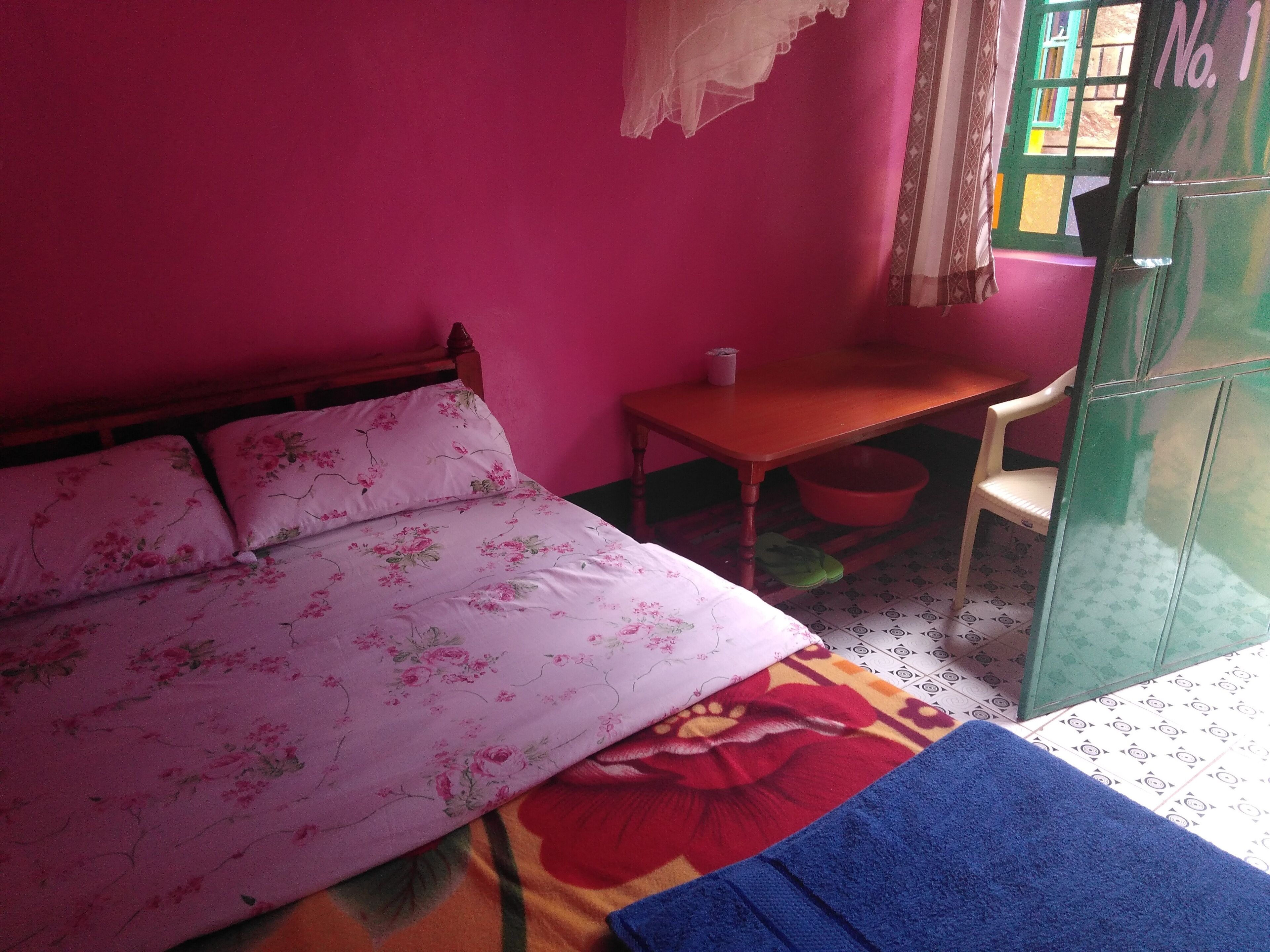 Bureau, draps fournis