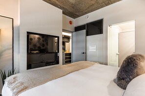 1 chambre, lit avec matelas en mousse à mémoire