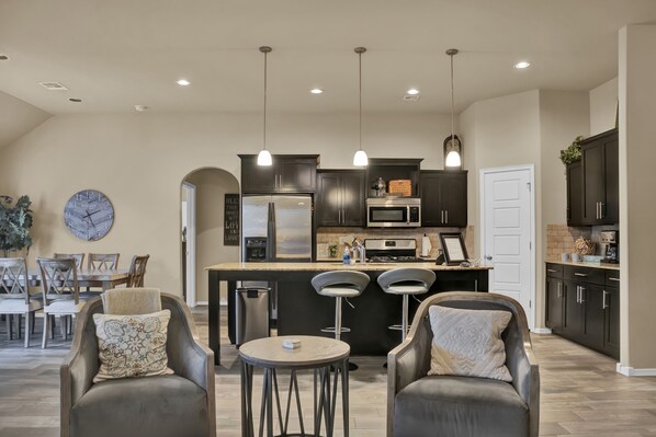 Fridge, microwave, oven, stovetop - 5 star single level home, 4 bdrm, 3 bath + private office and great backyard! (Bixby)