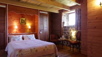 Double Room | Individually decorated, individually furnished, desk, blackout curtains