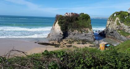 Fantastic Location! Family Resort! Swimming Pools, Wi-Fi, Free Parking, Cornwall