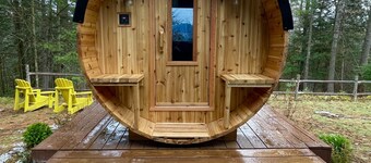 Charming & Convenient 6 Bedroom Mountainside Lodge