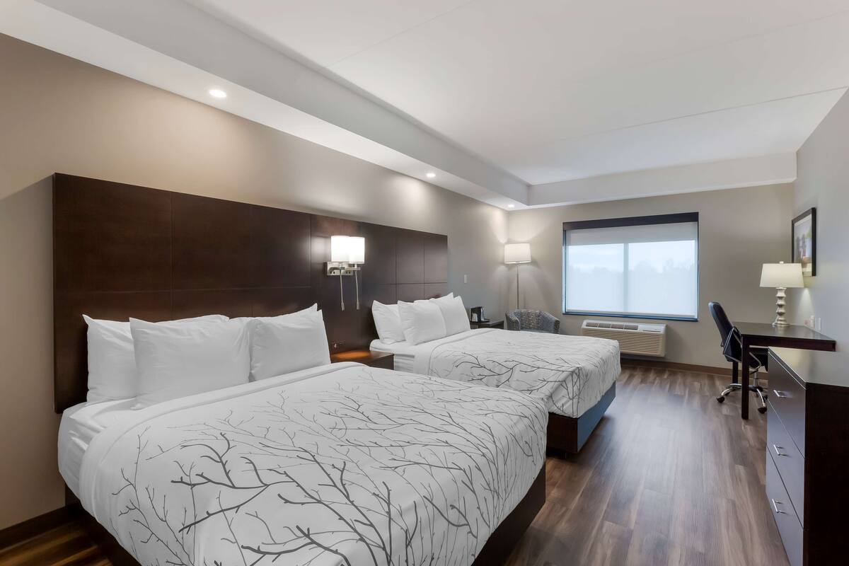1 bedroom, Egyptian cotton sheets, premium bedding, pillowtop beds