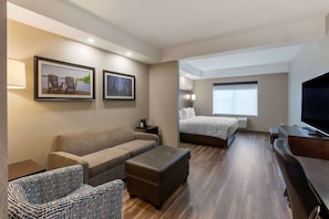 Egyptian cotton sheets, premium bedding, pillowtop beds, in-room safe - Best Western Premier Northwood Hotel (Timmins)