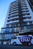 Una televisión de pantalla plana, suelo radiante