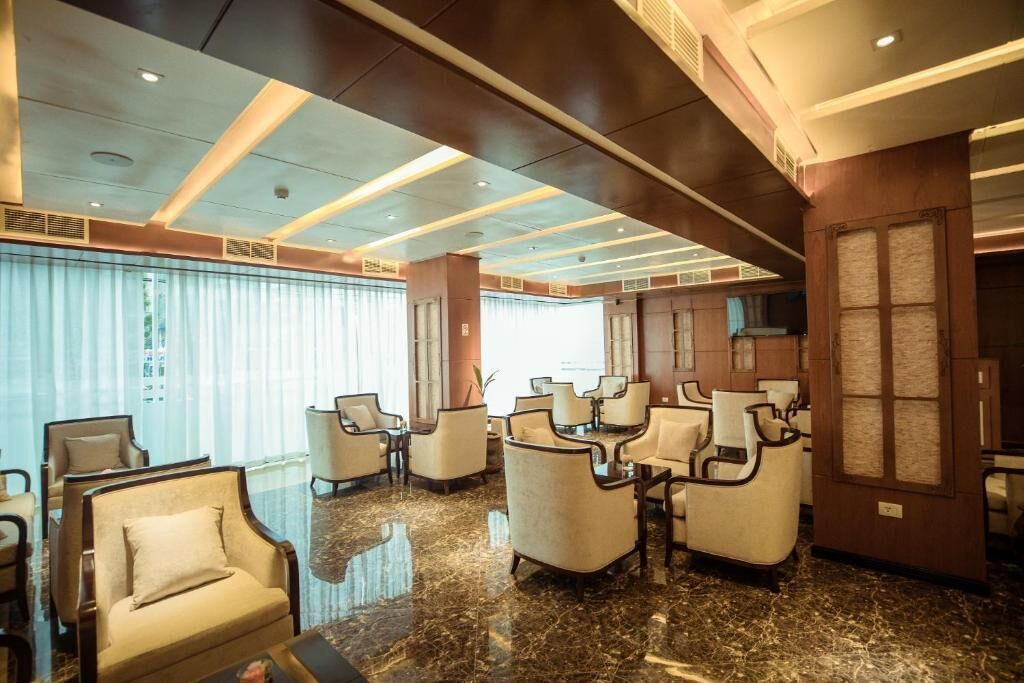 flat-screen tv, heated floors