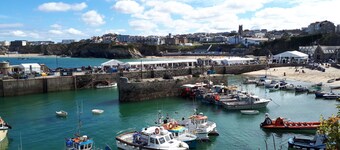 Fantastic Location! Family Resort! Swimming Pools, Wi-Fi, Free Parking, Cornwall